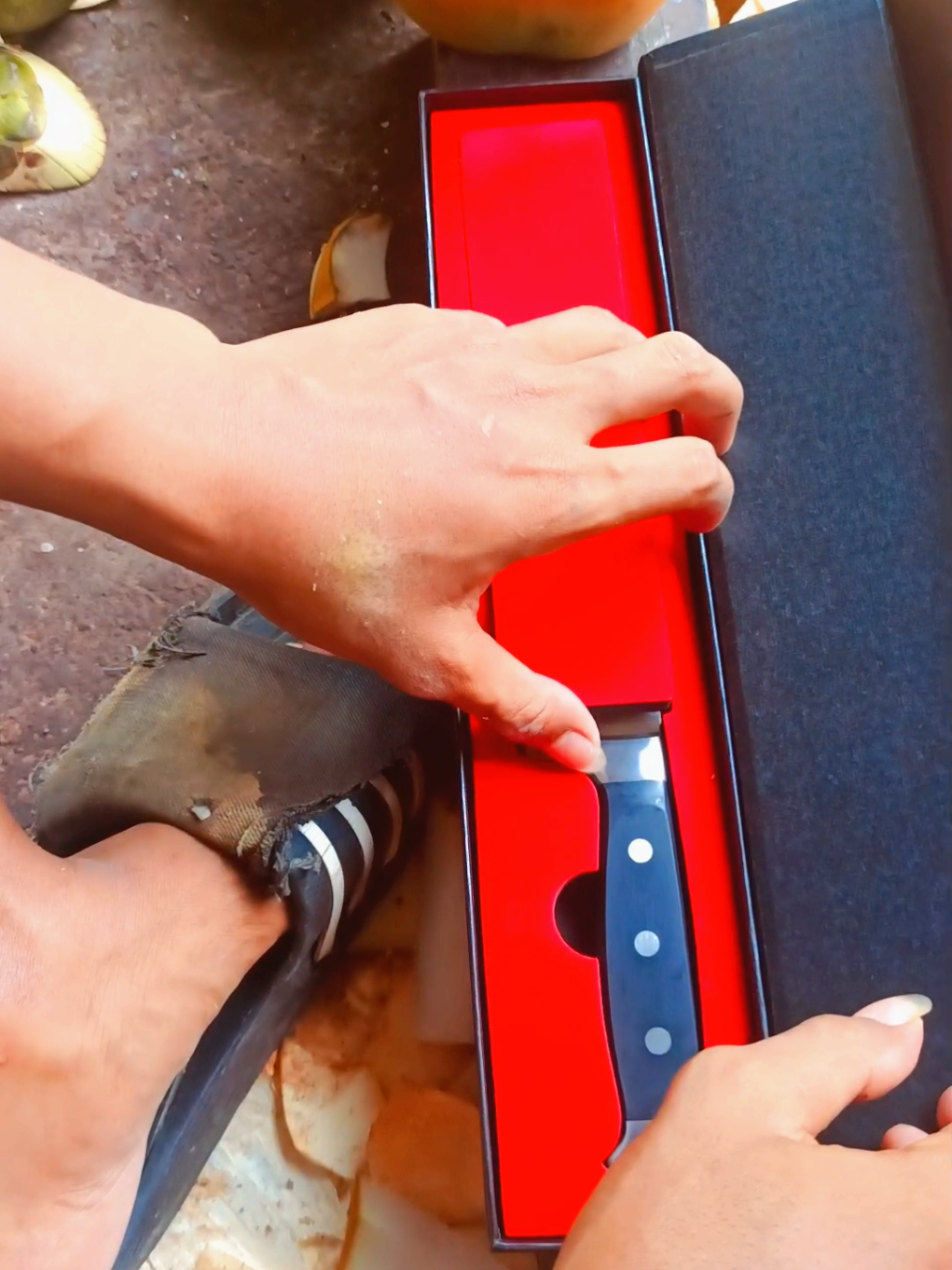 senjata baru bolo #satisfying #fyp #bakoldegan #kelapamuda #asmr #pisausupertajam #skills 