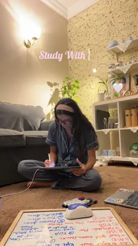 Study sessions on the floor hit different #fyp #fypシ゚ #foryou #studywithme #study #studytok #foryoupage 