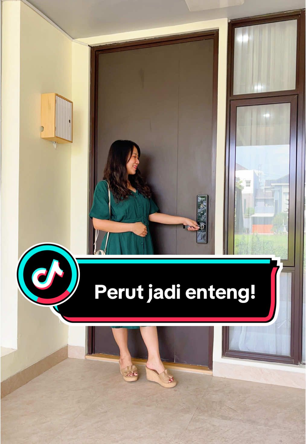 Sering berasa perut begah, penuh dan bawaannya pengen rebahan terus? Biasanya badan gak enak banget dan ganggu aktivitas juga 🥹 Makanya aku pakai @Laxing , pelancar BAB herbal yang bantu detox usus & bikin perut lebih lega ❤️ sudah BPOM, halal, ada logo jamu juga. Aman banget buat pemula dan nyaman di perut! Laxing bisa dibeli di apotek & minimarket terdekat. Cobain deh #LaxingLancarkanHarimu