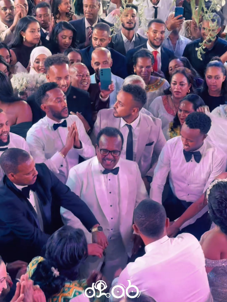 ይህ ብዙ የጉራጌ ትዕይንት የታየበት ሠርግ ነው። DJ AB Exclusively For Your Wedding አድራሻ -  ቦሌ መድኃኔዓለም ከቦሌ ት/ቤት ቀጥሎ ብሌን ህንፃ 1ኛ ፎቅ። 0911418982/0911218078/0911412660 #wedding #ሠርግ #dj_ab_decor #ethiopian_tik_tok #ethiopianweddings #weddingdj #rophnanmusic #ኢትዮጵያ_ለዘለዓለም_ትኑር🇪🇹🇪🇹 #CapCut  Facebook: https://www.facebook.com/djabdecor https://www.facebook.com/djabethi Instagram: https://www.instagram.com/djabdecor https://www.instagram.com/djabethiopia Tiktok: https://www.tiktok.com/@djabdecor Youtube: https://www.youtube.com/@djabdecor @quickshots2024 @Zelalem Temesgen @Kifle temesgen 