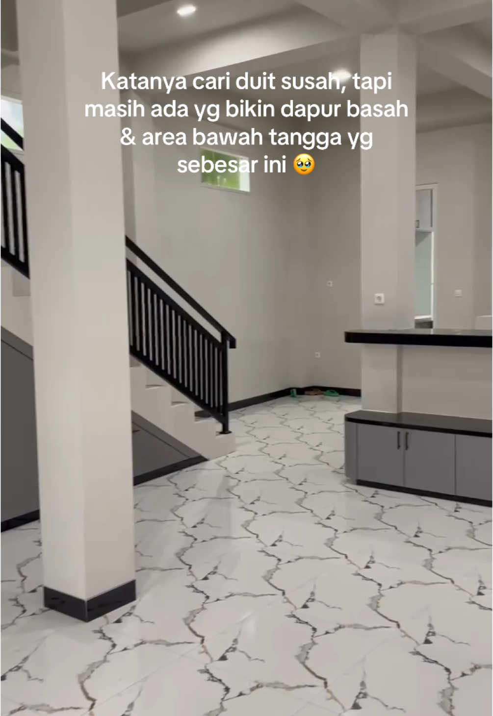 Alhmdulillah. Jika disyukuri bakal ditambah. Aamiin 🤩🤩 #fypシ #kitchenset #kabinetbawahtangga #dapurestetik 