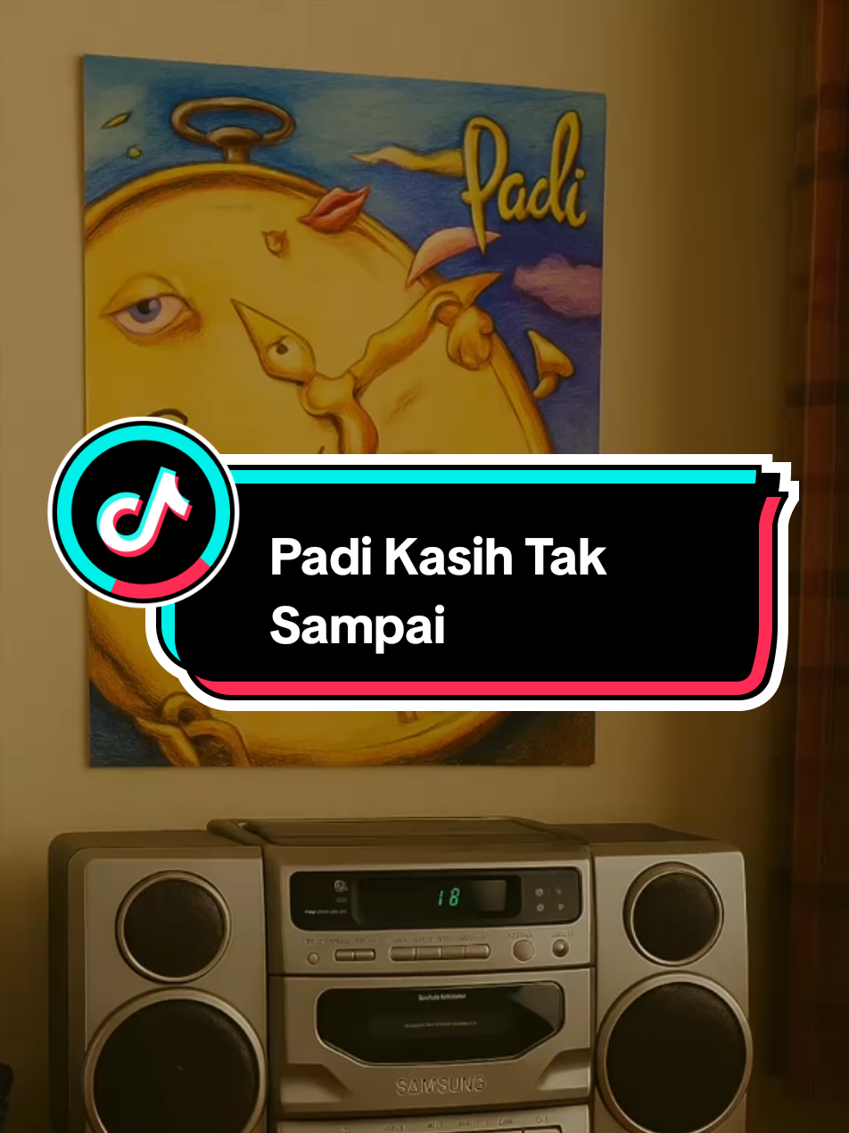 Padi - Kasih Tak Sampai, “Tetaplah menjadi bintang di langit… agar cinta kita akan abadi.” Lagu Padi – Kasih Tak Sampai ini buat kamu yang pernah cinta dalam diam, berharap bisa bersatu, tapi akhirnya cuma bisa jadi kenangan. Dirilis tahun 2001, lagu ini masih jadi pilihan wajib buat video “story cinta tak sampai”, video galau, atau waktu kamu lihat bintang malam dan sadar kalau selama ini kamu cuma bisa berharap tanpa pernah memiliki. Karena kadang, cinta itu bukan soal seberapa lama kamu nunggu… tapi soal seberapa ikhlas kamu melepas. Siapa yang pernah sayang dalam diam, tapi akhirnya cuma jadi bintang yang jauh di langit hatinya? 😢 #Padi #KasihTakSampai #LaguGalau #CintaDalamDiam #BluetoothEra #RadioJadul #CintaYangTakBersatu #FYPGalau #Anak2000an
