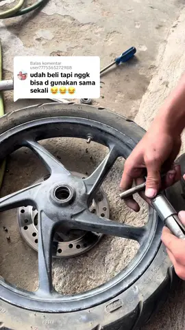 Membalas @user7775565272988 treker bearing pecah rusak mekanik wajib punya sih alat treker bearing ini #treker #trekerbearingrusak #trekerbearingpecah 