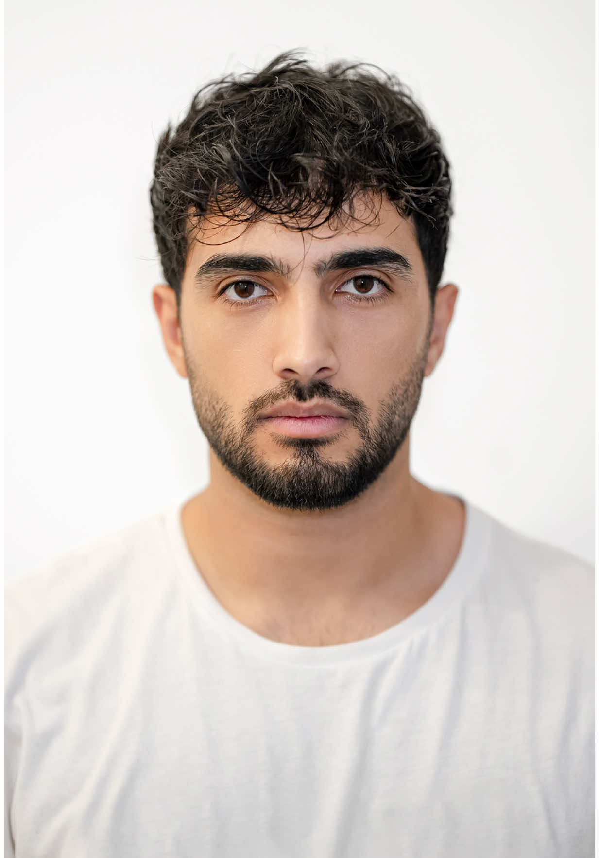 From grown-up to baby face — AI took it way too far this time. #AIbaby #BabyFaceFilter #FaceTransformation #AIEffect #GlowDownChallenge #BeforeAndAfter #AIFilter #TrendingEffect #viralReel #ReverseGlowUp #ai 