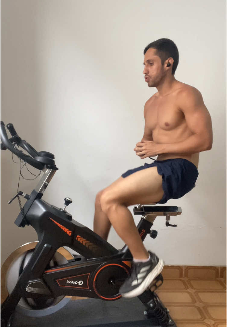 Uma conquista 😍                                 #treinoemcasa #bikespinning #cardio #pernas #gluteos 