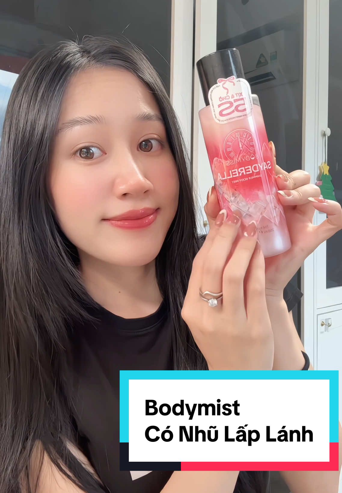 Giống Nar hồng hay Coco đây mấy bà? #bodymist #nuochoa #bodymistconhu #thomtho #eherbvietnam #annieriviu 