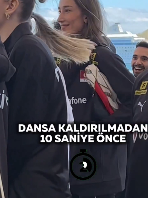 💃💕#handebaladin #volleyball #vnl2025 #volleyballplayer 