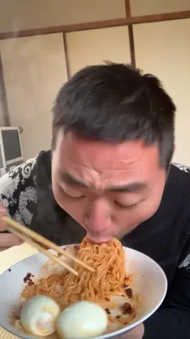 sangat cepat dengan dua telur  #mukbang #viral #foodeatingshow #1M #fypviralシ #fyp #foryou #foryoupage #chineseeatingshow #eatingshow #asmr #fyp #jangkauanluas #semuaorang #asmrviral #mukbangasmr 