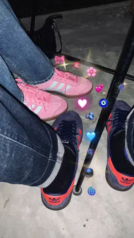 💙❤️🩷🩵 #casualoutfits #adidas ##threestripes 