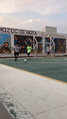 #futsala #futsal #foryou #boss #parati #sports #sport #fyp #cold #clips #Edit #respect #man #Futbol #Soccer #Puebla #Amozoc #ssa #Mexico #fifa #risa #gracioso  #caidas #Funny #futsal_25 #niños #kids