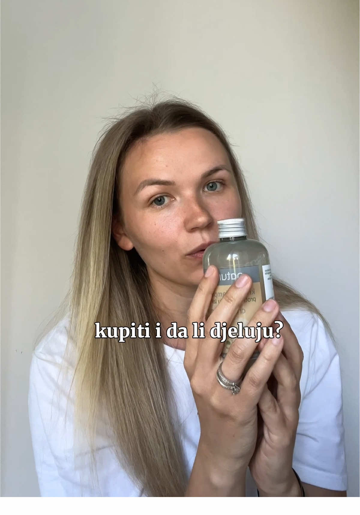 Naletjela sam na ovaj šampon i sad me kopka da li da uzmem i ulje ili ne? Zanimaju me vaša iskustva🤔 #šampon #kosa #misljenje #iskustva #tiktokhrvatska 