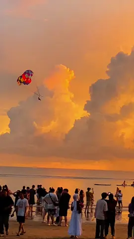 SUNSET WATERSPORTS! Tanjung Aru, Kota Kinabalu📍 PARASAILING RM70/PAX #viralvideo #sunsetbeach  #sabah 