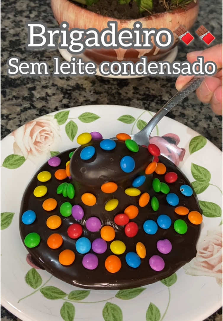 Receita fácil de brigadeiro sem leite condensado 🍫🍫 #creatorsearchinsights #brigadeiro #chocolate #receitacaseira #receita #receitasimples #receitasfaceis #doce #videoviral #foryour 