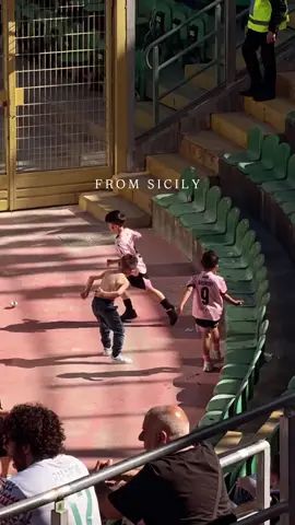 Back when anything could be a football. The 2024-25 Palermo Home Shirt is available via the link in bio 👆🛒 🎥 - @Giuliana Zarcone  #ClassicFootballShirts #Classic #Retro #Vintage #Nostalgia #PalermoCalcio #Rosanero 