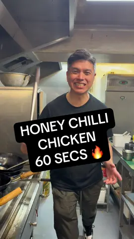 HONEY CHILLI CHICKEN 60 SECS! COOKBOOK ‘SMOKING WOK’🔥 INGREDIENTS CHILLIES GARLIC ONIONS PEPPERS SHREDDED CRISPY CHICKEN  WATER HONEY MSG CHILLI PASTE LIGHT SOY SAUCE POTATO STARCH FOLLOW VIDEO #chinesetakeaway #speedcooking #honeychillichicken #chinesefood #chinese #chineserecipes #chineserestaurant #glasgow #Scotland 