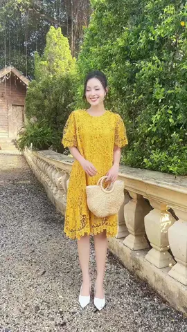 Váy ren suông  #molinastore #vayxinh #vaysuong #vaysuongxinh #damsuong #dambau #vaybau #vaysuongrong 