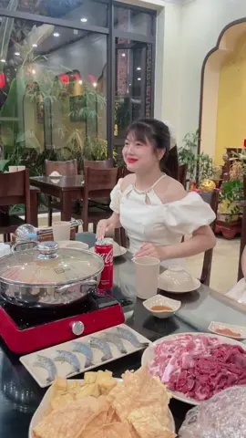 Gọi nhân viên lên đi 😅😅😅
