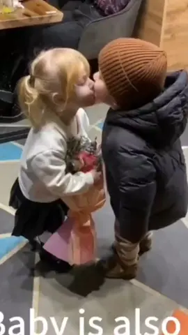 cute and funny baby love moment 😅🥰❤️ #baby #babylovemoment #babylove #cutebaby #livewallpaper #romaticbaby 