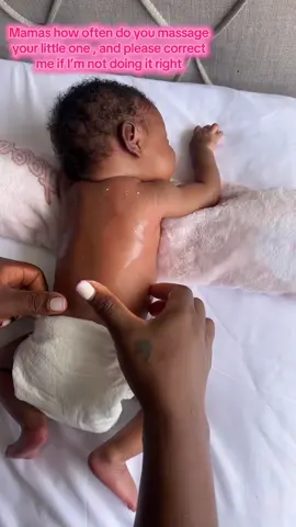 If your baby struggle with sleep try massaging him her and see the difference #newborn #newbornbaby #massage #babymassage #postpartum #postpartumjourney 