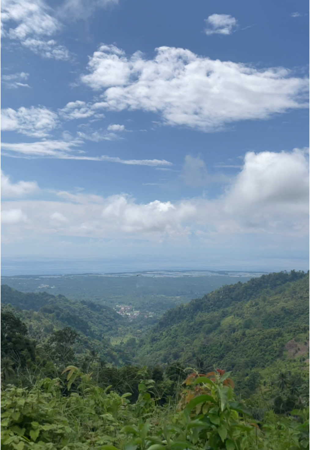 Dunia dengan segala permasalahannya tetap saja indah✨🥹 #puncak #kolakautara #fyp #fypage #foryoupage #foryou #trending #xybca ##viral##trend##for##fypシ゚##co