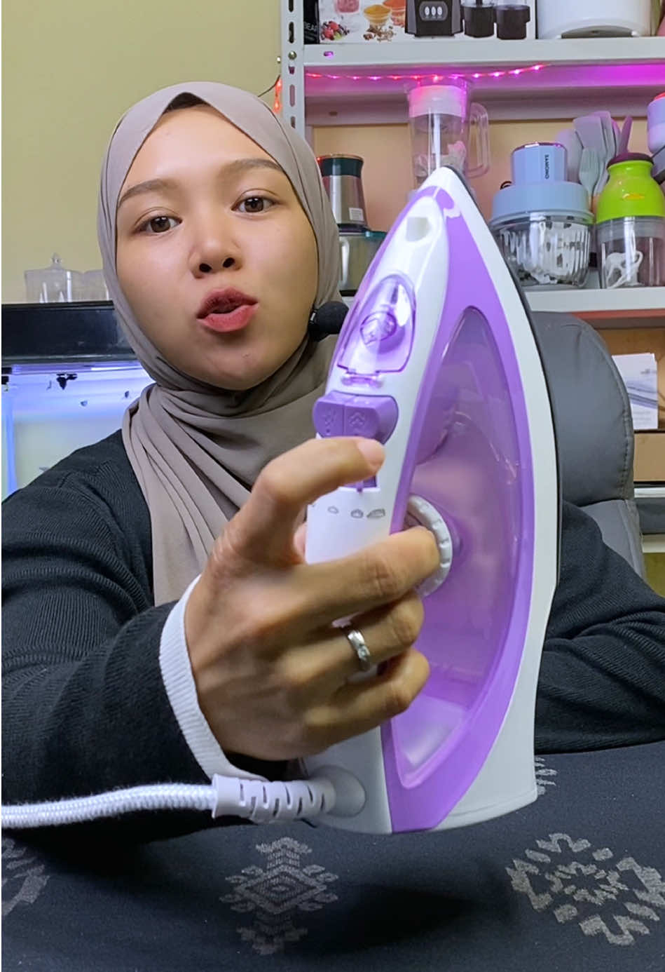 Membalas @Lelly Ashira  rekomendasi setrika uap rendah daya dari philips #setrika #setrikalistrik #setrikauap #philips 