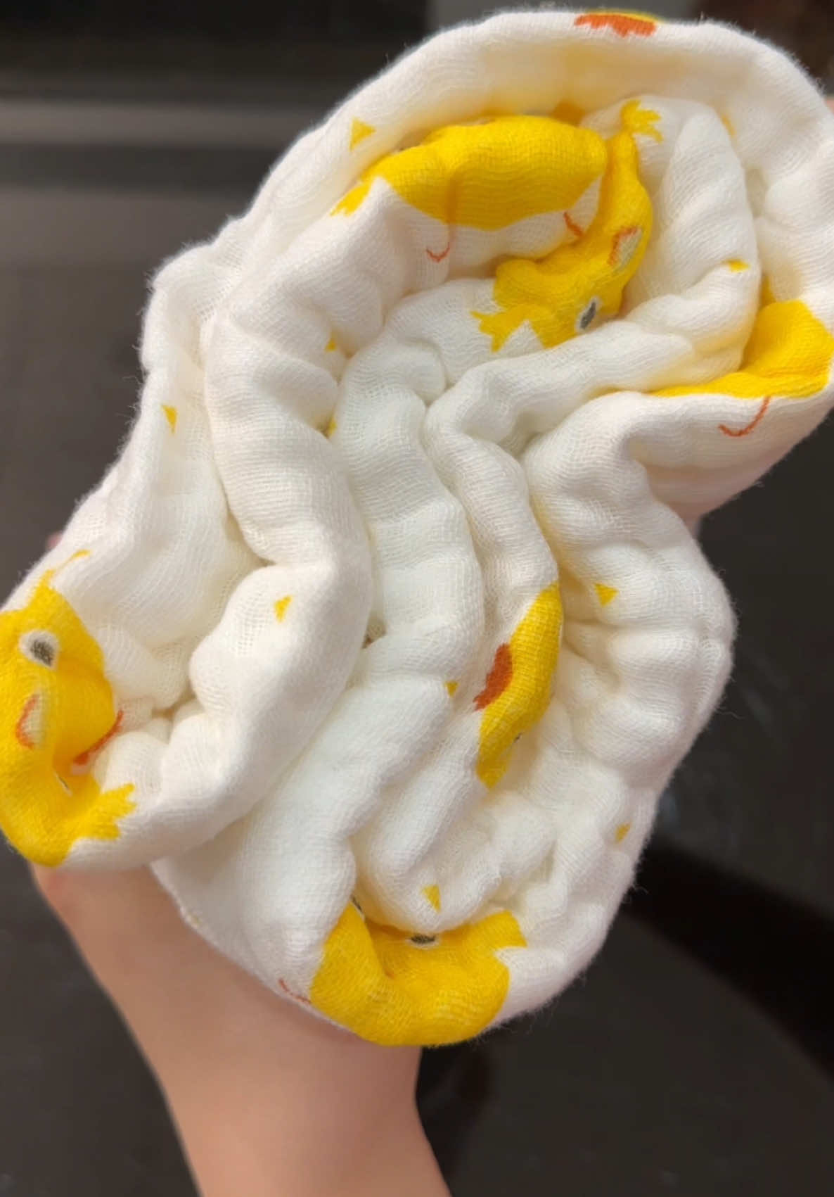 Đúng là khăn tắm quốc dân😍thấm hút siu đỉnh mềm êm mà giá còn siu hạt 🌰 nữa cơ #khantamchobe #khantamchobesosinh #khantam6lopchobe #xuhuongtiktok 