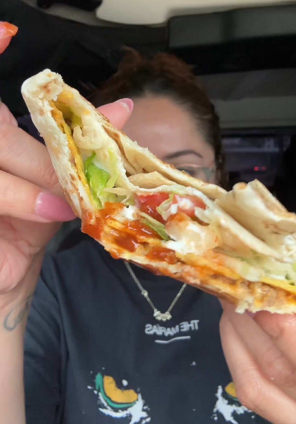 TACOBELL CRUNCHWRAP+NACHO FRIES MUKBANG 🔔🤤 I could eat this everyday 🙂‍↕️🤸🏻‍♀️ #tacobell#crunchwrap#nachofries#foodies#asmrtiktoks#asmrsounds#asmrfood#mukbangasmr#foodietiktok#eatingshow#eatwithme#crunchy 