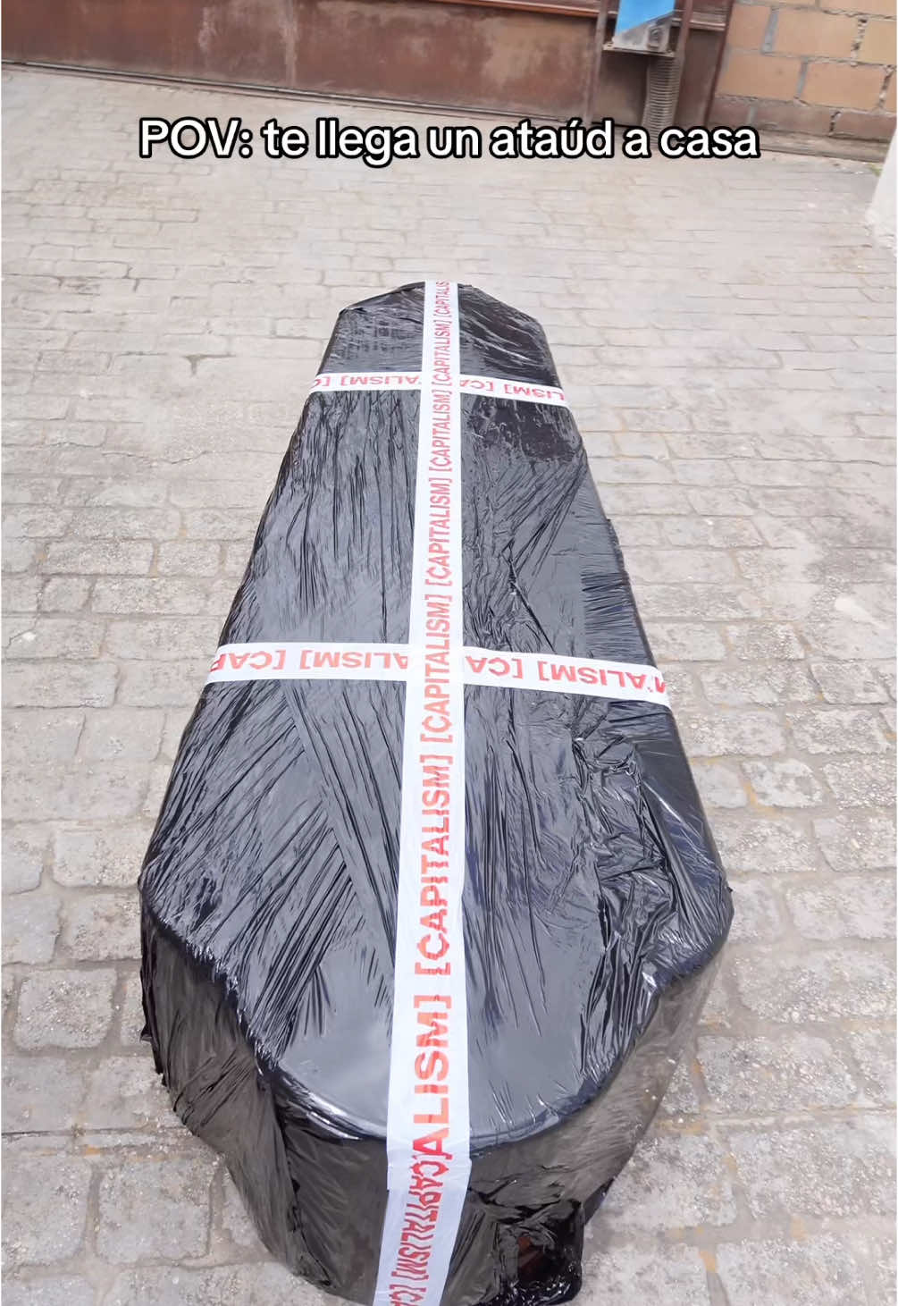 Congrats @VALMA 🧸 ! You got the coffin! ⚰️⚰️ Easily one of the top-tier boxes from The Real Mystery Box. Hope this gift is to die for. therealmysterybox.capitalismtheweb.com - Enhorabuena Valma! ¡¡Te ha tocado el ataúd!! ⚰️⚰️ Sin duda, una de las mejores cajas de The Real Mystery Box Esperamos que lo disfrutes a muerte.  therealmysterybox.capitalismtheweb.com