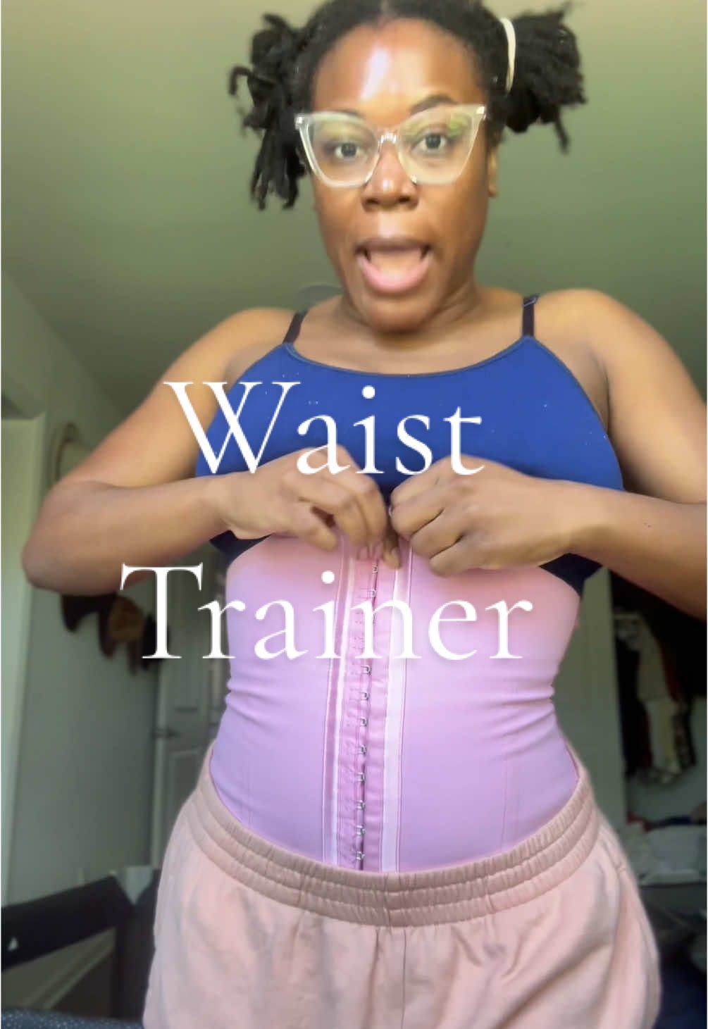 Snatching my waist! #waistline #snatchedwaist #snatched #snatch #latex #waisttrainer #trainer #tiktokshopcreatorpicks #TikTokShopRestock #tiktokshopmemorialday #springtok @Lover-Beauty LLC 