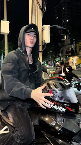 vamos en moto 😏  #พาเวลพูม #pavelphoom 