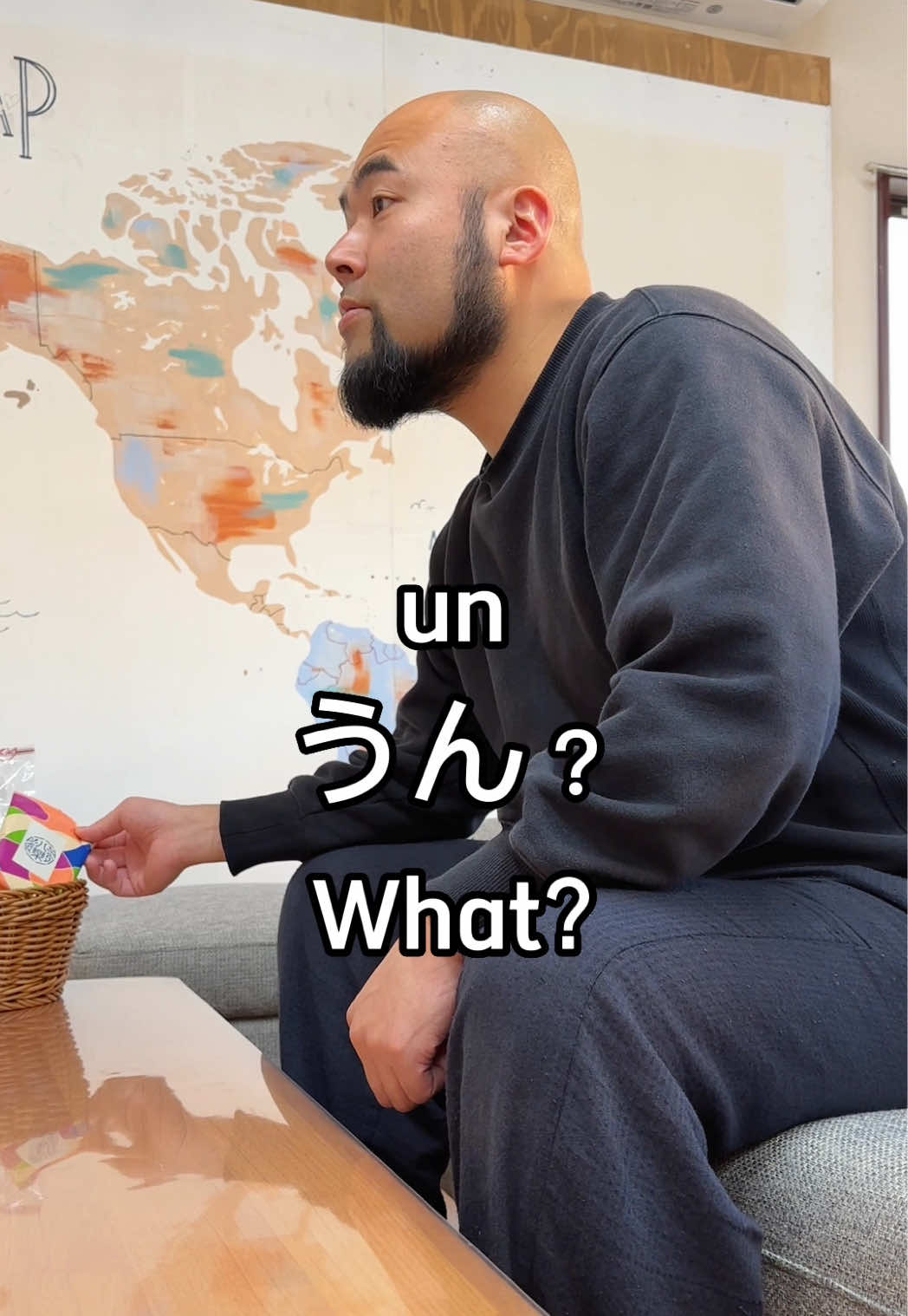 We say “un” a lot🤣 shitsumon shitemo ii 質問してもいい？ Can I ask you a question? un うん？ What? shitsumon shitemo ii 質問してもいい？ Can I ask you a question? un うん！ Yes! dousureba kanojo dekiruno どうすれば彼女できるの？ How can I get a girlfriend? un うーん Hmm… un 運 It depends on luck un 運？ Luck? un うん！ Yes! un うーん I see #japanese #learnjapanese #japanesewords #japaneseconversation 