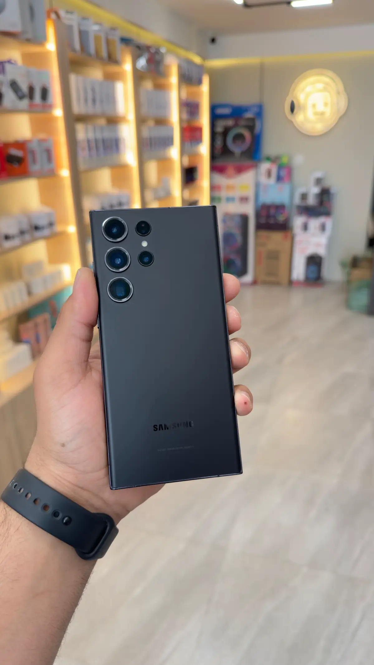 Samsung S23 Ultra 🩶 جهاز كلش نظيف مع الكارتون الذاكرة 256GB 🥰 الرام 12GB 😍 المعالج Snapdragon 8 Gen 2❤️‍🔥 كاميرا 200 ميجابكسل 🔥 البطارية 5000 مللي أمبير  شاشة مقوصة  بصمة بالشاشة دبل سيم   قلم شغال  جهاز غني عن التعريف السعر 810 الف فقط  المكان موصل  حي الميثاق  للاستفسار  07768965395 #موبايل #الموصل #اكسبلور 