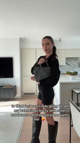 Le City silver for a summer in the City #balenciaga #balenciagacitybag #fyp #foryouu 