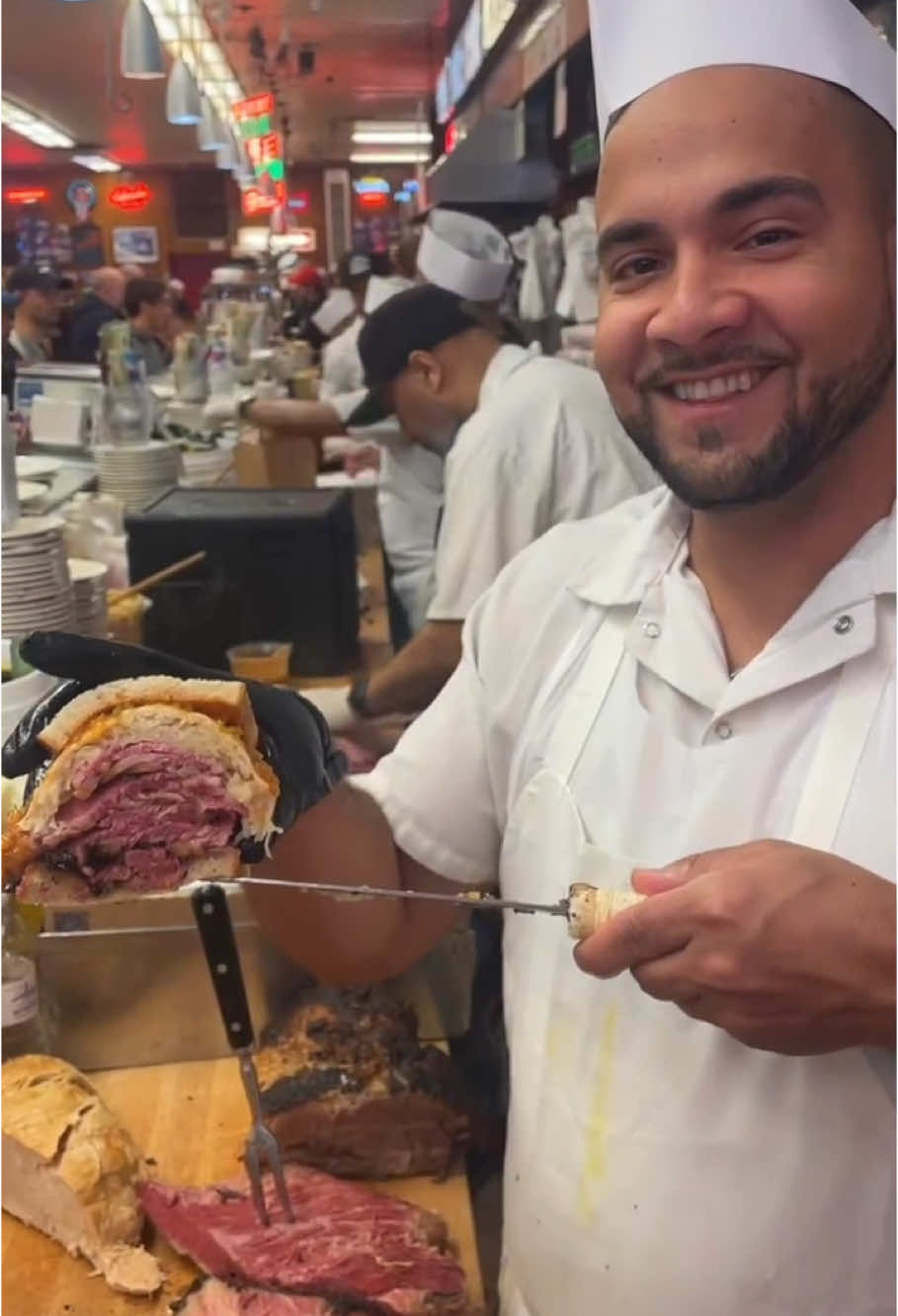 THE BEST PASTRAMI SANDWICH IN THE US? 👉 @Katz’s Delicatessen  #sandwich #pastrami #nycfoodie #americanfood #Foodie #bestfood #FoodTok #foodreview 