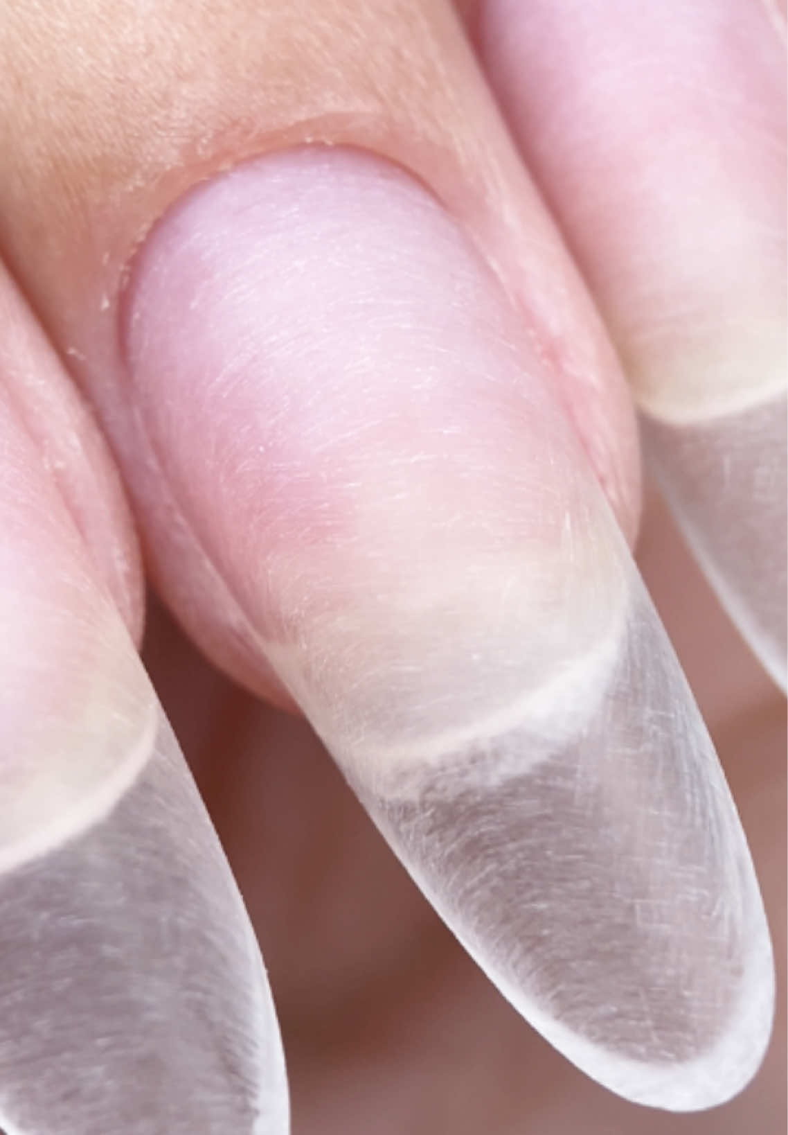 On veut que ça tienne minimum 3 semaines ! 💅🏼 #ongles #nails #nailtutorial #nailtips #fyp #gelxnails #poseamericaine 