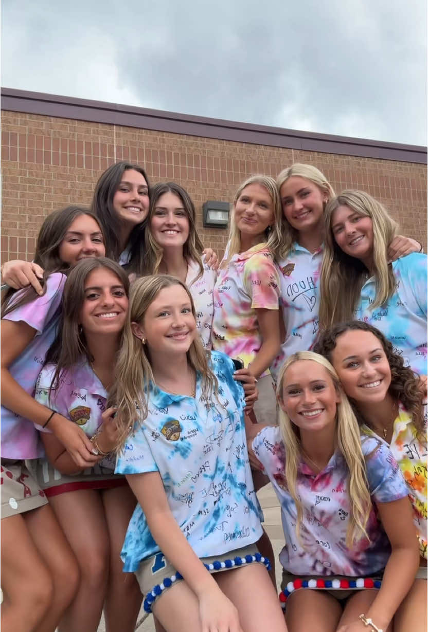 Last day of school💜💛💛💜 