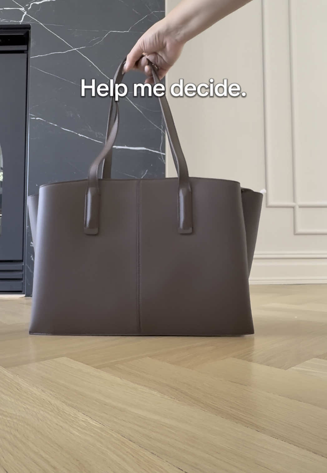 Both espresso color… but one feels more “CEO” and the other feels more “cool mom.” Which one’s your pick? #freja #laptopbag #worktote #helpme #whichone 