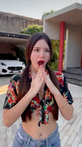 Qué hermoso porsche 718 cayman 😍 #fypシ゚ #viralvideos #porsche718cayman #beatifulgirl #tendencia #auto #luxurycars 