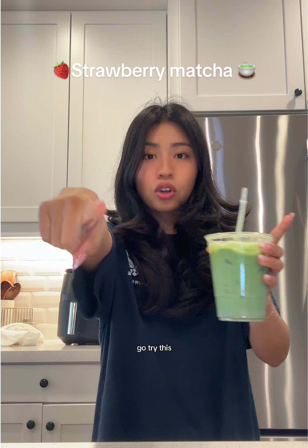 Trying strawberry matcha for the first time but I’m rushing to leave so I did it the lazy way 🍵🍓I actually liked it a lot more than I thought ! I wanna do it again #strawberrymatcha #matcha #tastetest #matchalatte 