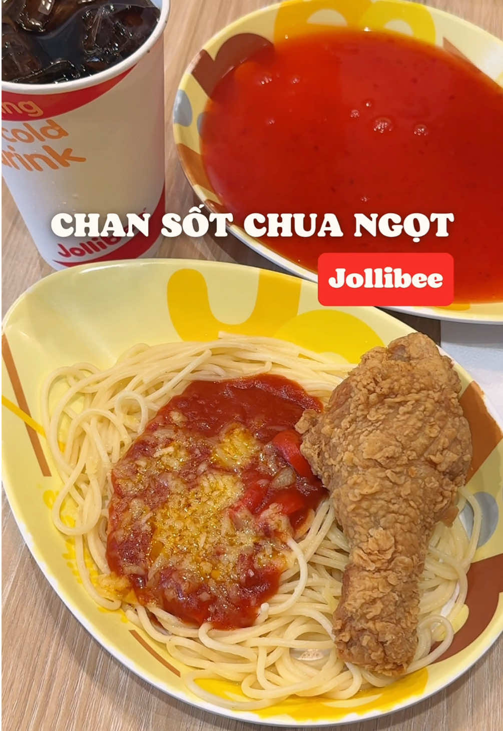 Trả lời @Jollibee Campuchia mấy con ong Jollibee zô đây xem tui chan sốt 🤤🥰 #50motbua #hanoi #vietnam #food #anvat #sinhvien #ngonre #ancungtiktok #fyp #LearnOnTikTok #50000 #2025 #jollibee #jollibeevietnam #spaghetti #garan #fastfood 