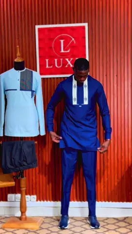 Tenues disponibles aux shoowroms @luxe et partout dans le mo de pour plus d’infos contactez nous aux + 221787390909/+221772263587