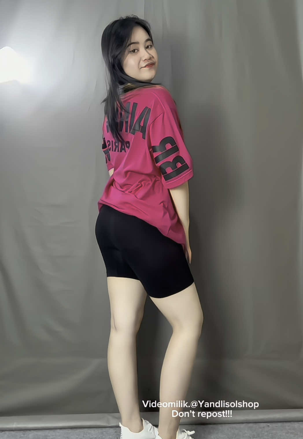 Kaos distro bisa untuk pria wanita 🥰#kaosdistrokeren #kaosoversize #fy 