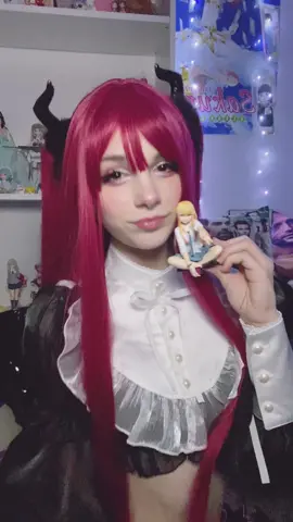 My kitty loves me i swear…  . . . . . . #marinkitagawa #marinkitagawacosplay #cosplay #anime #animecosplay #mydressupdarling #mydressupdarlingcosplay 