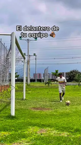 Ya sabe a quien enviárselo 🪵 . . #viral #Soccer #futbol #delantero #goleador #fyp #humorfutbolero #soccerlife #paratii #cali 
