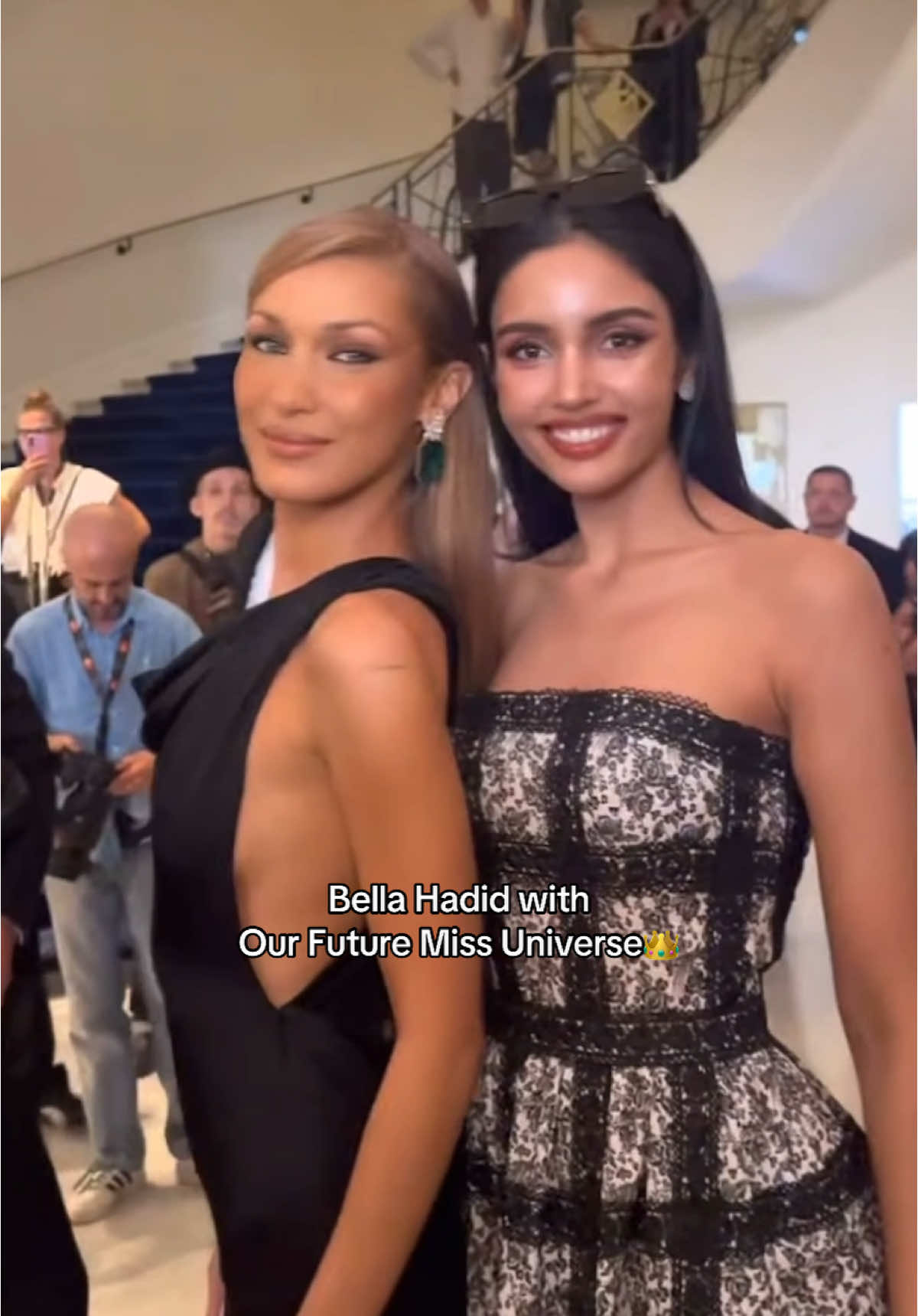 Bella with Veena😍😭 #fyp #pourtoi #porti #missuniverse #missuniversethailand #bellahadid #cannes #veenapraveenar #veenapraveenarsingh #queen #missuniverso 