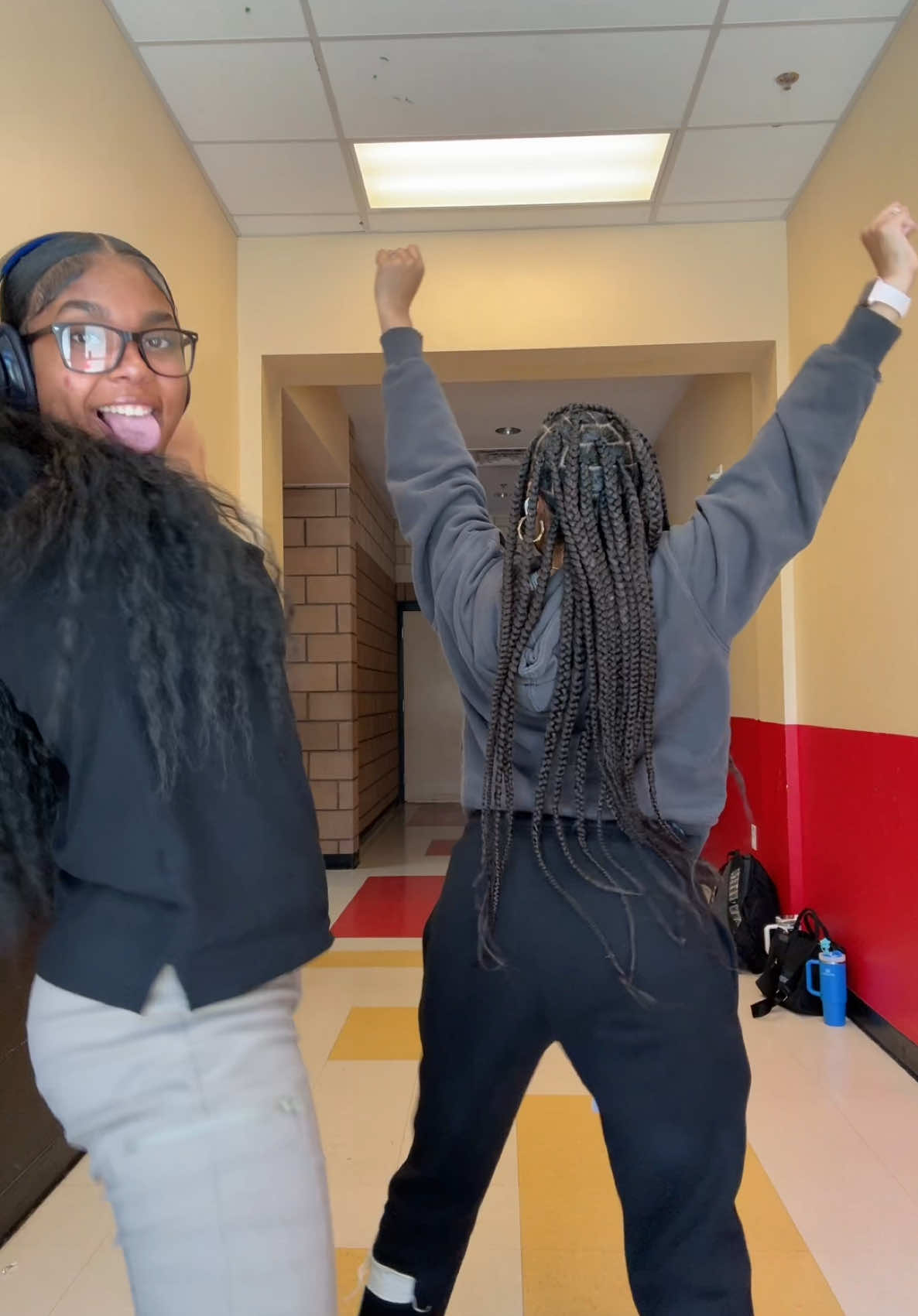 #xyzbca #trending #viral #foryoupage #fypシ゚viral #vegas #dance #sister #highschool 