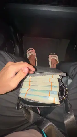 Korang komen beg apa yang sesuai untuk muat semua barang aku ni #fyp #viral #beg 