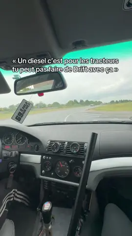 Réalisé sur circuit privé #drift #bmwmotorsport #e39 #mazout 
