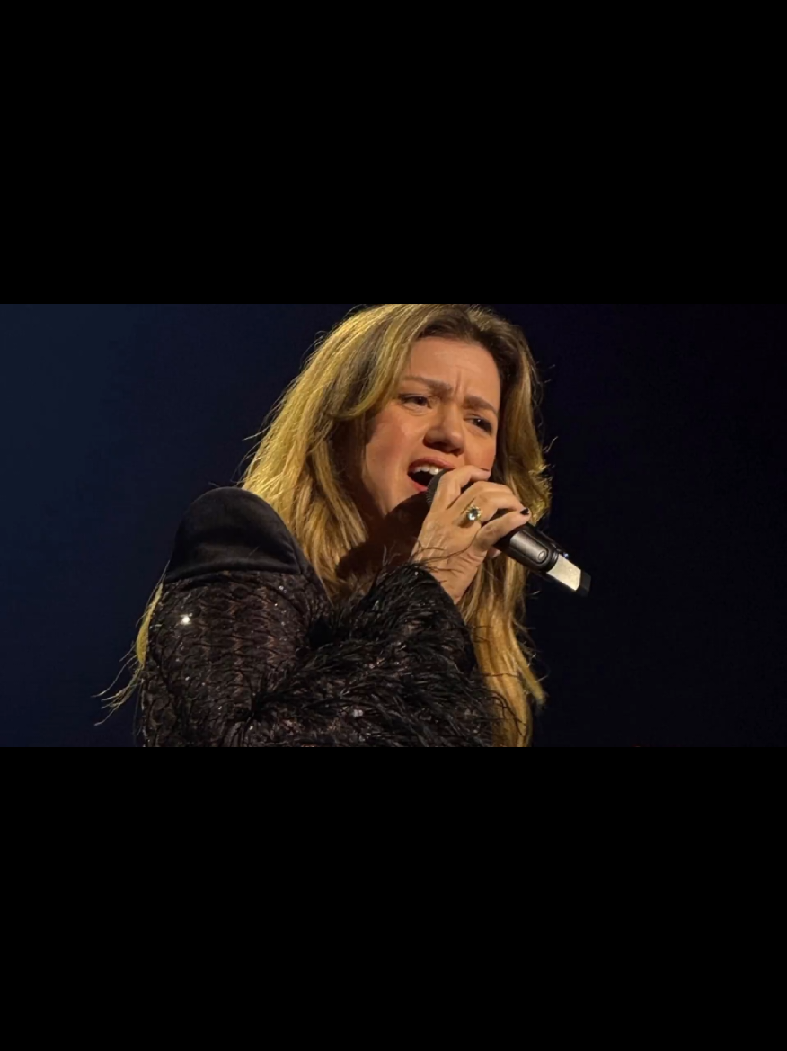 Kelly Clarkson Declares She Wants 'Every Motherf----- That Passes Me' to Compliment Her Body Post-Weight Loss #kellyclarkson #celebritynews #weightloss #body #tvshow 