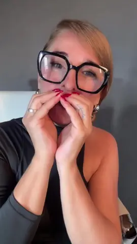 Quer aprender a vender como afiliado na Shopee? 🚀 Acesse o Grupo Grátis – LINK NA BIO Lá, respondo suas dúvidas e faço 3 lives por dia para te ajudar a dominar o mercado! 💡 A Shopee é rigorosa: não adianta clicar no próprio link, nem usar várias contas no mesmo Wi-Fi ou CEP — o algoritmo bloqueia esses cliques. Seu foco deve ser atrair pessoas de fora para seu link, gerando engajamento real e comissões legítimas. Vem para as minhas lives e descubra as estratégias corretas para alcançar alcance verdadeiro e aumentar suas vendas! #AfiliadosShopee #ShopeeNaPrática #SemAutocomissão #VendasOnline #ComissãoReal